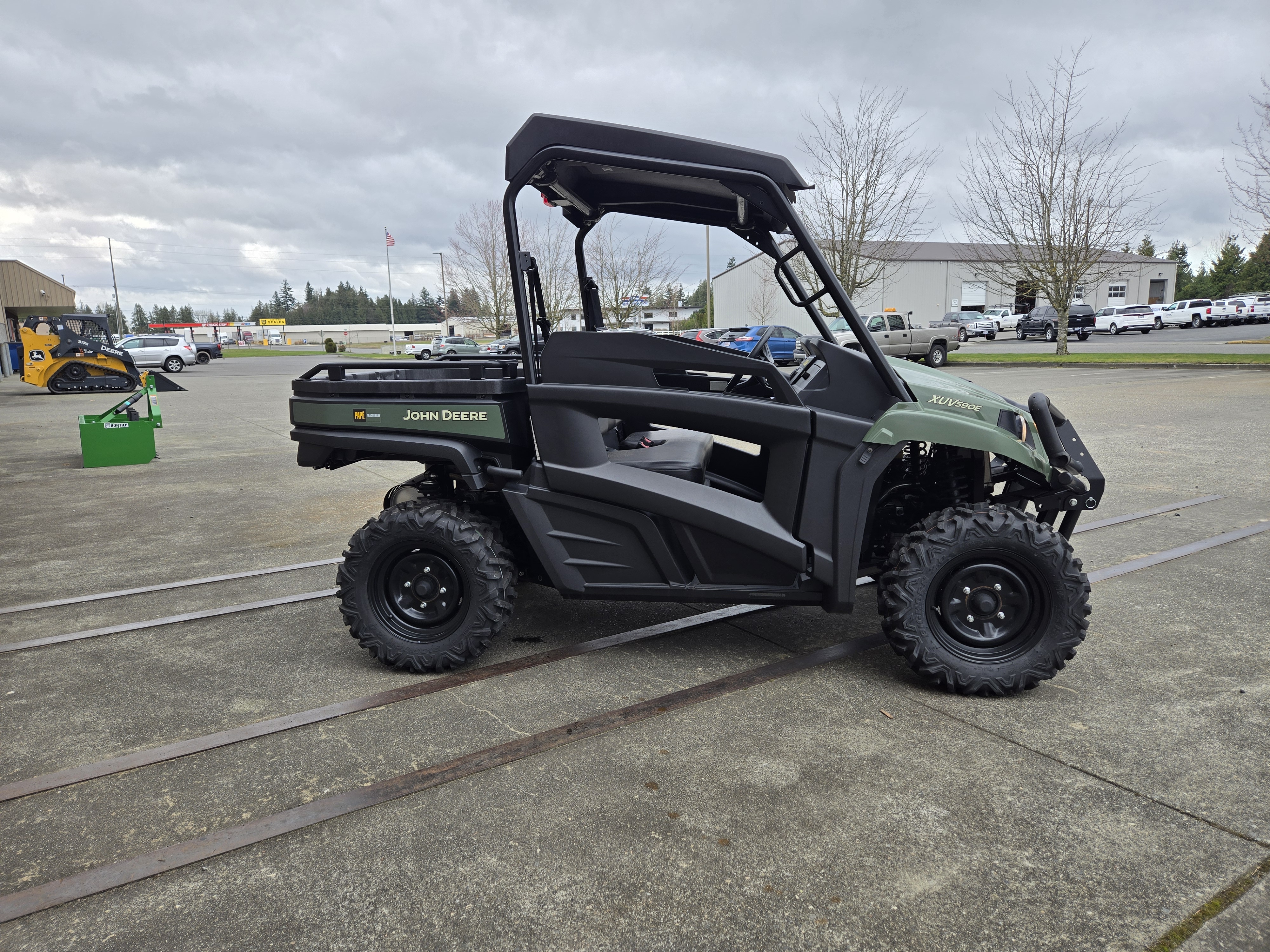 2023 John Deere 590E