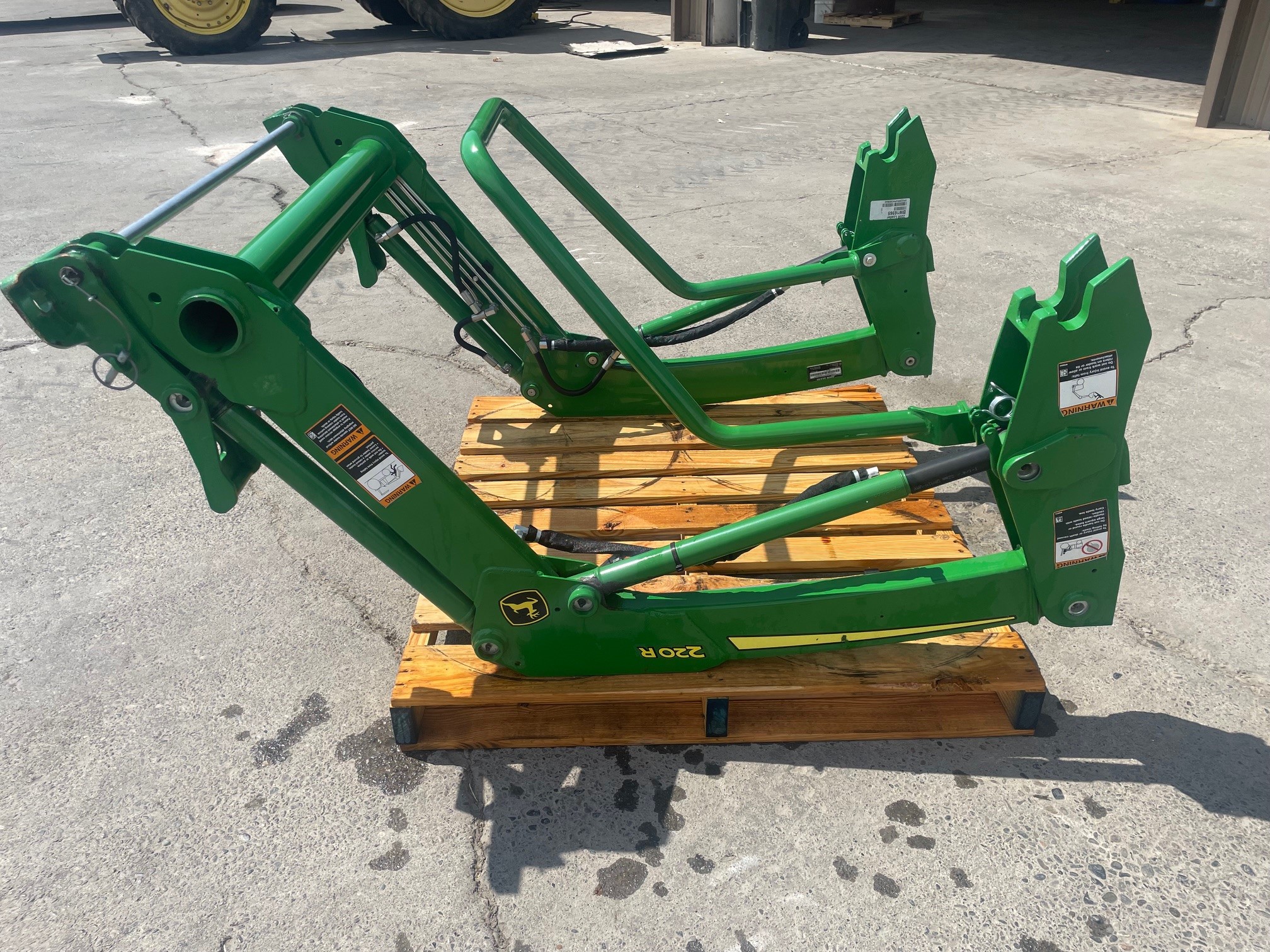 2017 John Deere 220R