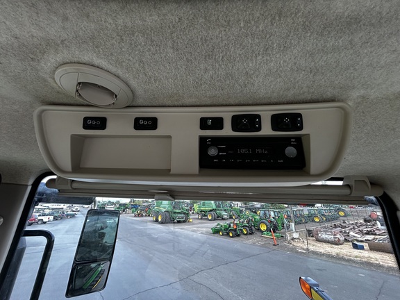 2018 John Deere 7230R