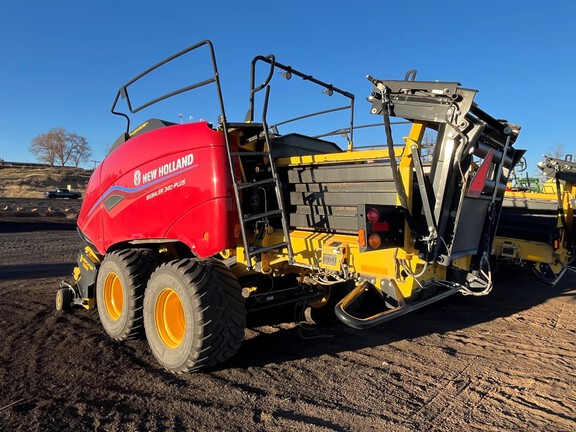 2023 New Holland 340+