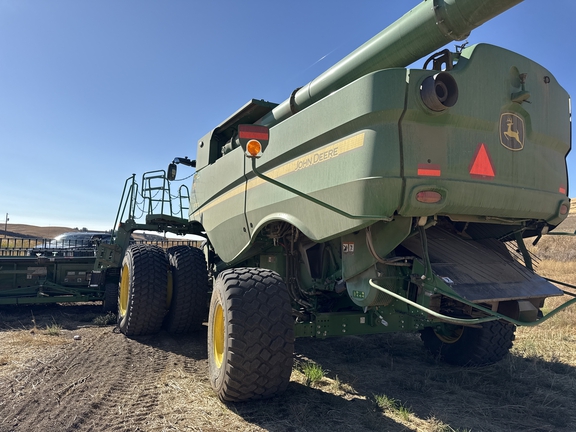 2024 John Deere S780