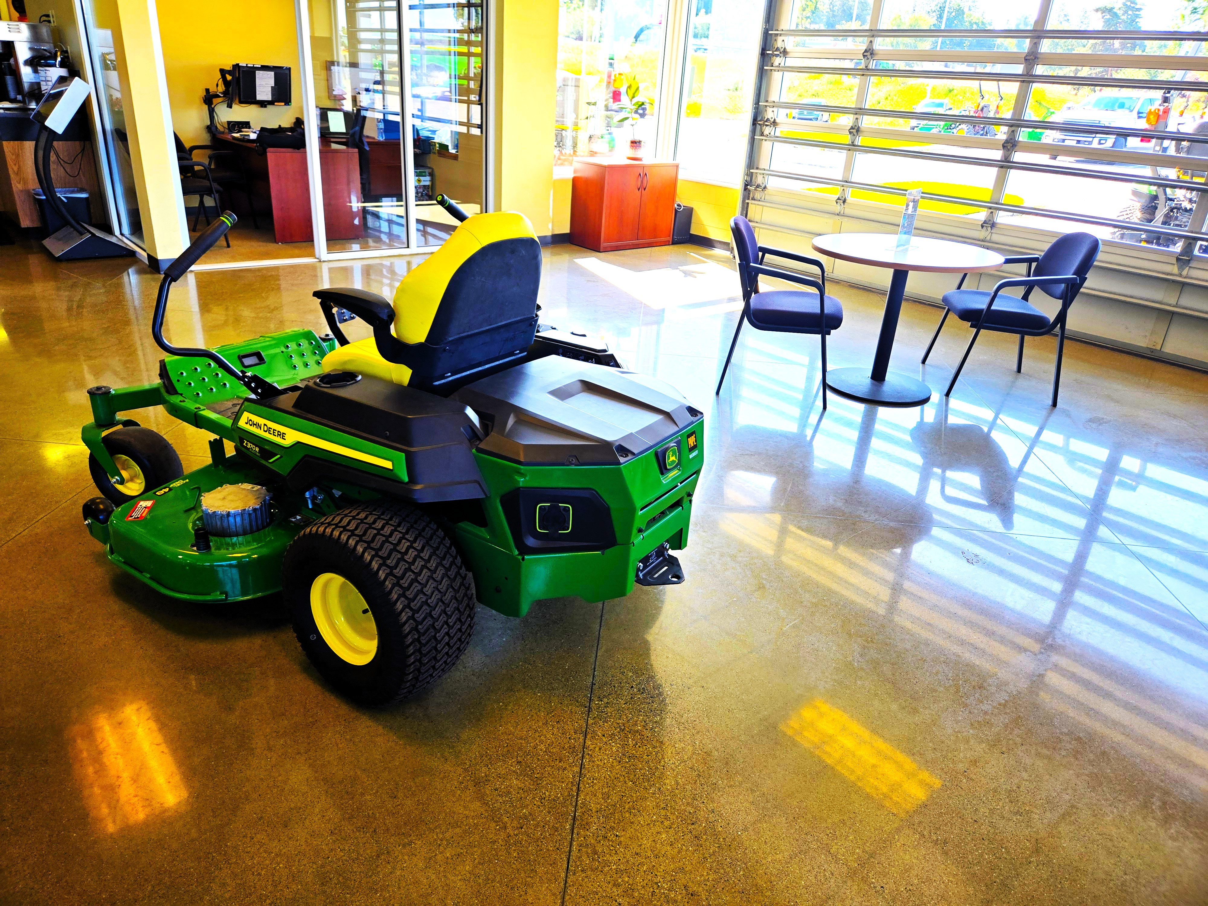 2024 John Deere Z370R