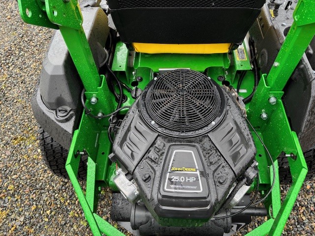 2025 John Deere Z735M