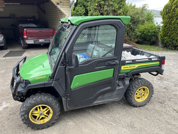 2022 John Deere 835R
