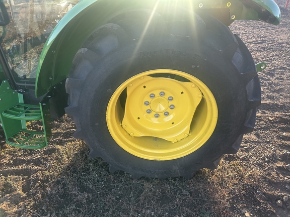 2023 John Deere 5075E