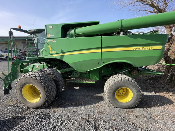 2015 John Deere S690
