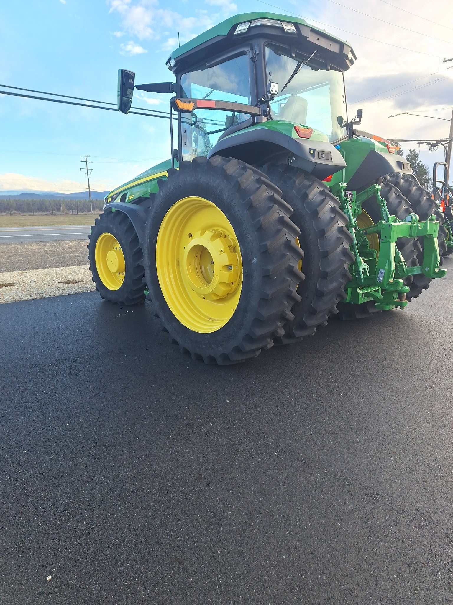 2023 John Deere 8R280