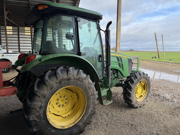2016 John Deere 5100M
