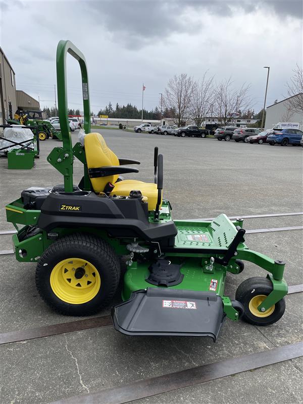 2023 John Deere Z735E