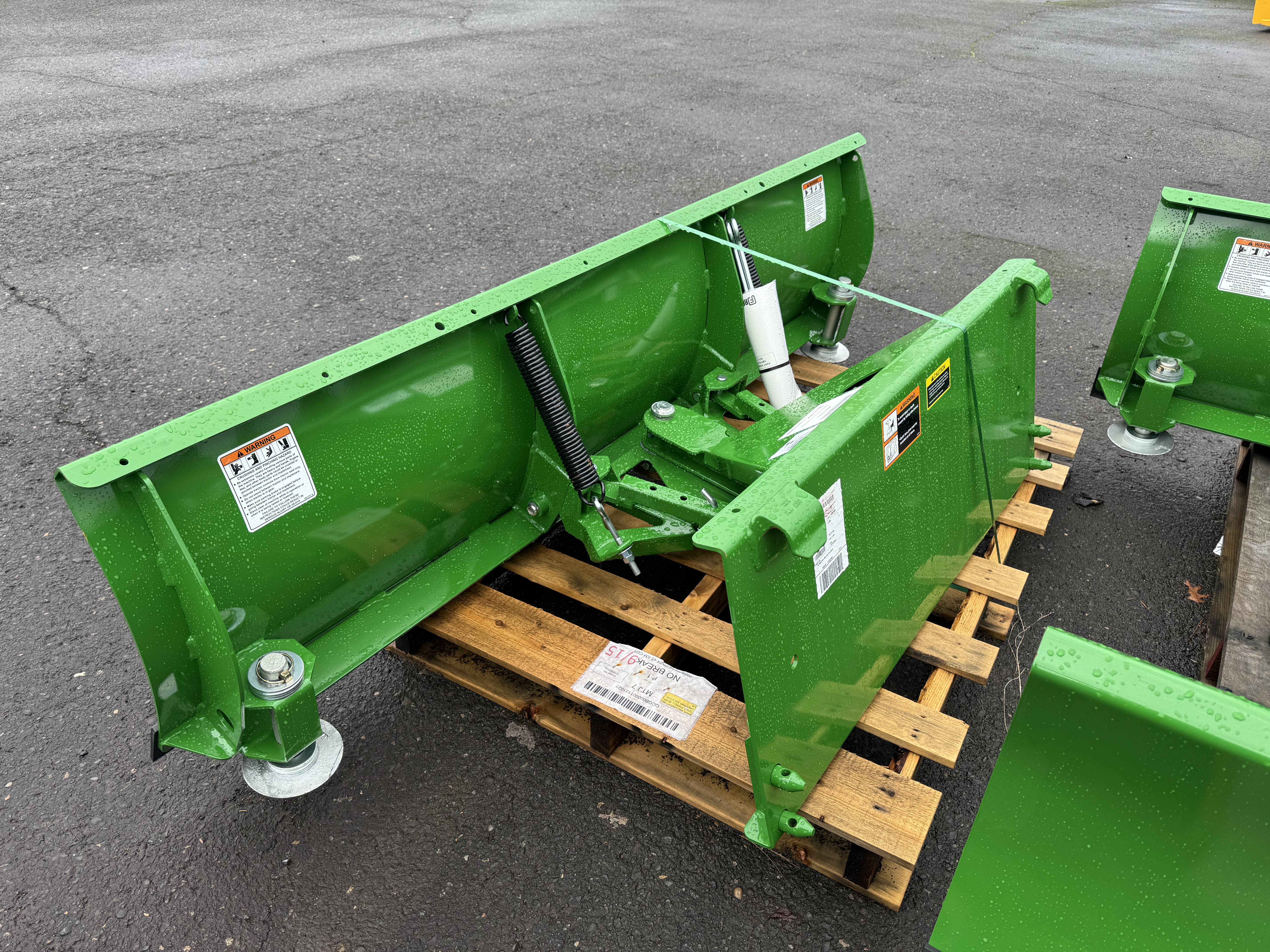 2025 Frontier AF11E-