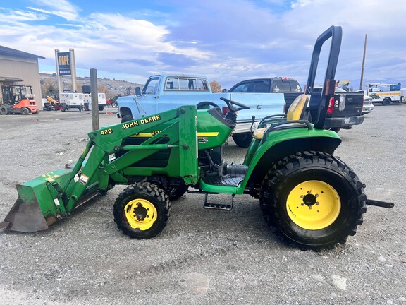 2000 John Deere 4200