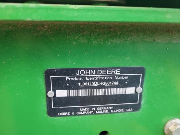 2017 John Deere 6110M