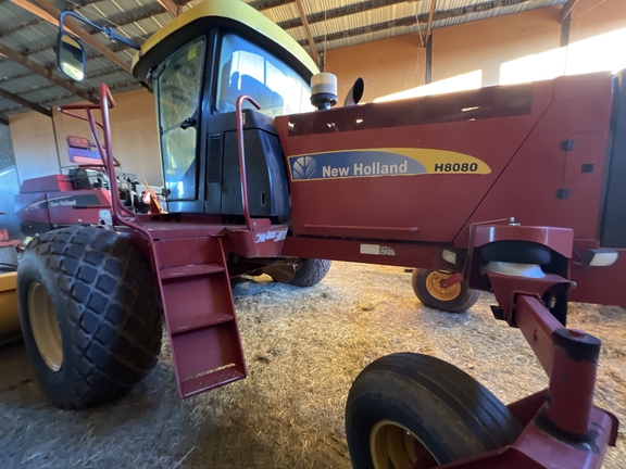 2009 New Holland H8080