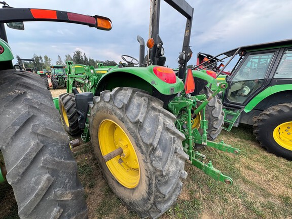 2017 John Deere 6130M