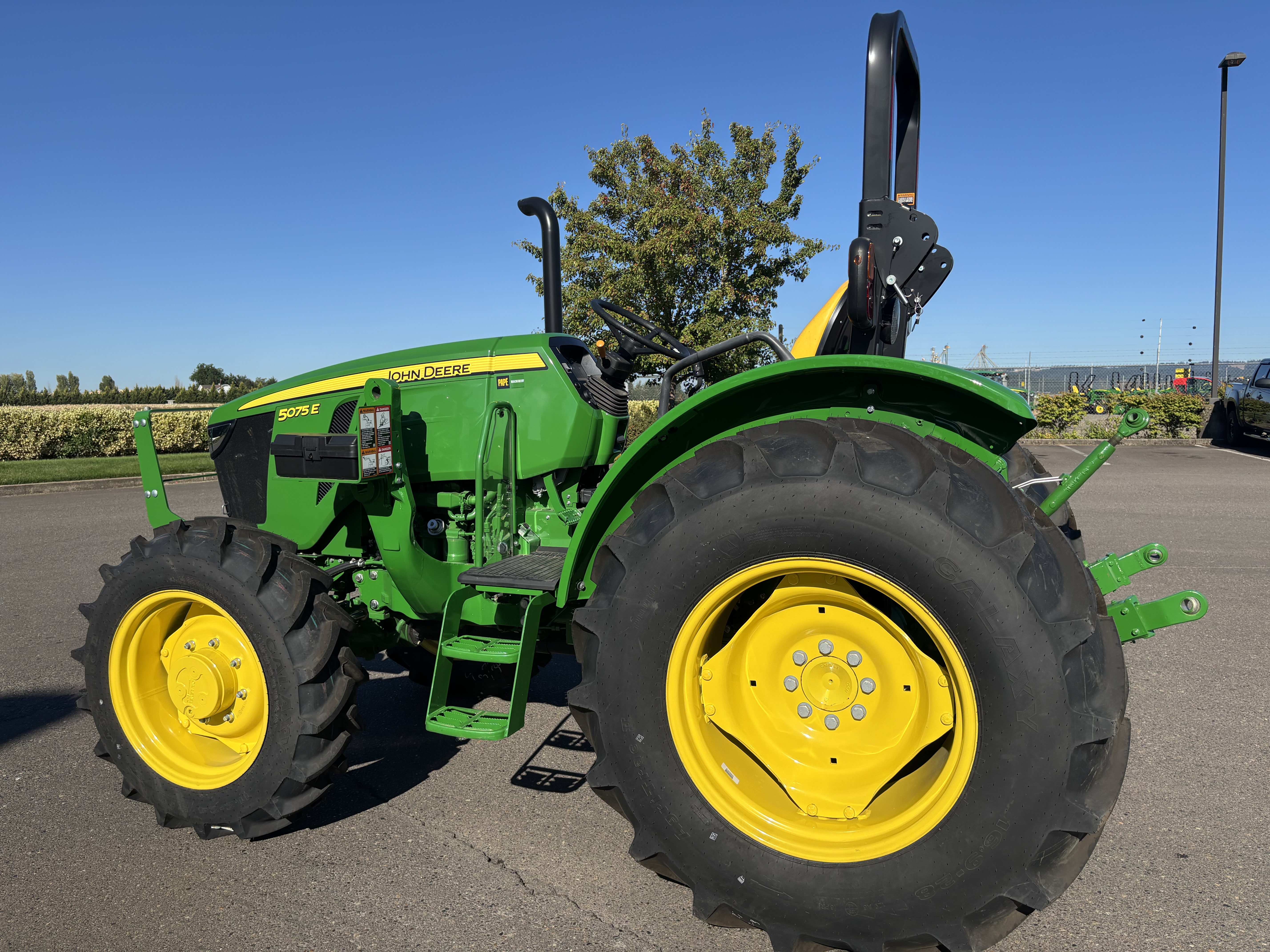 2023 John Deere 5075E