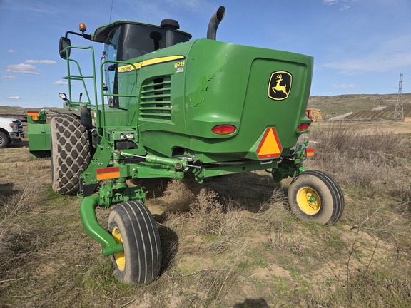 2014 John Deere W235