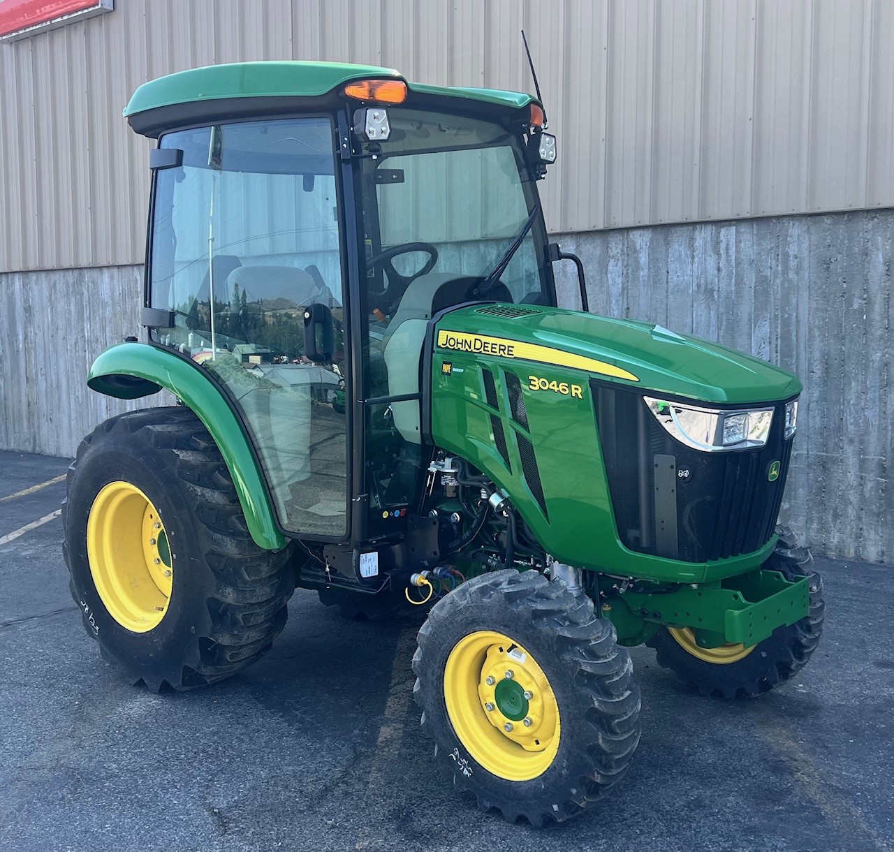 2023 John Deere 3046RC