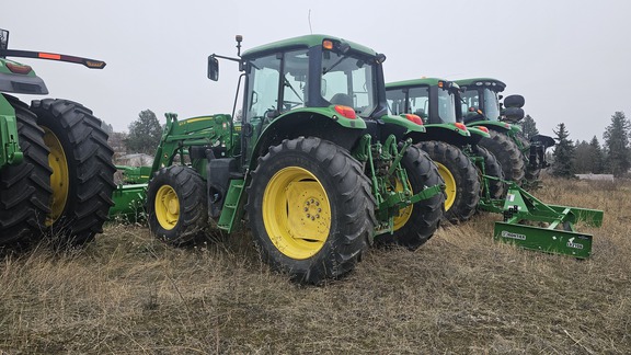 2016 John Deere 6120M