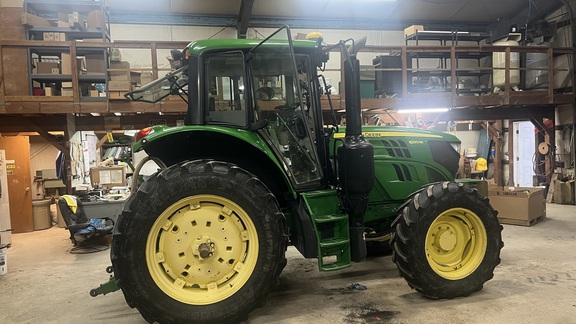 2017 John Deere 6120M