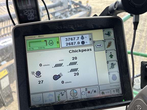 2015 John Deere S690