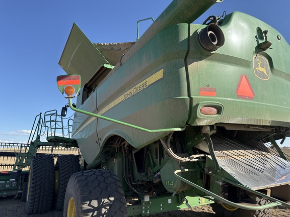 2023 John Deere S780