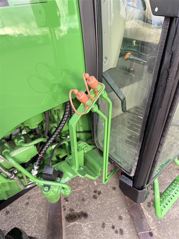 2023 John Deere 5075GN