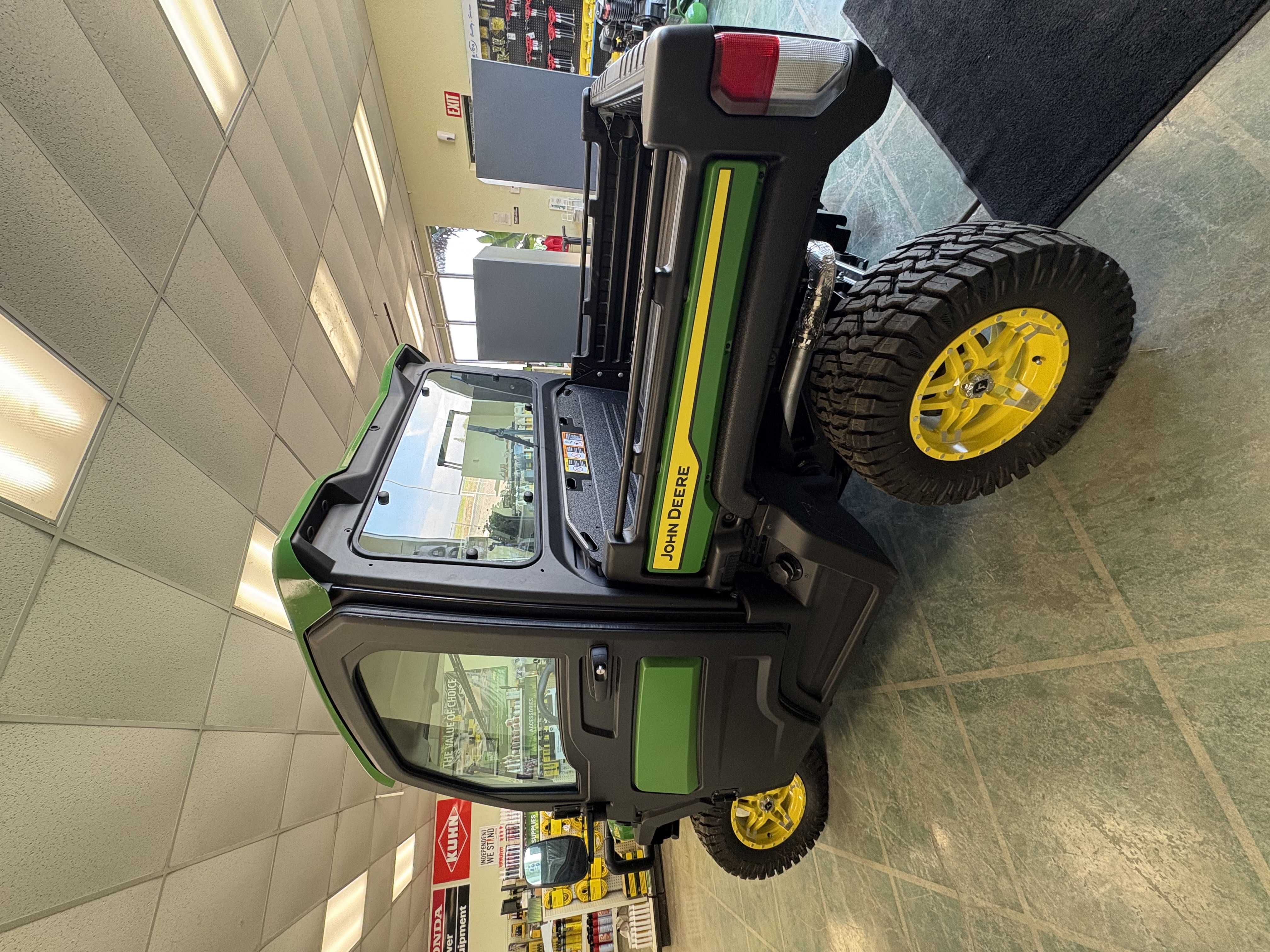 2024 John Deere 835R
