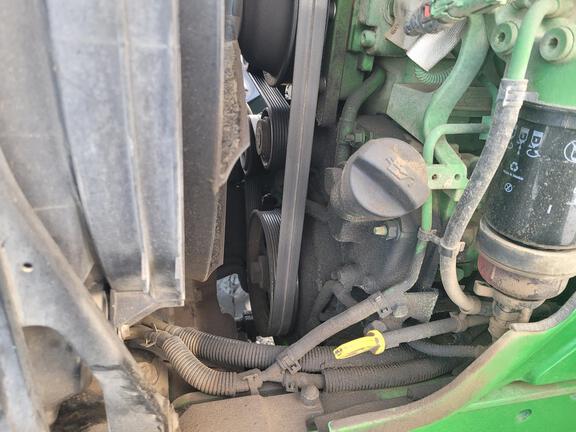 2017 John Deere 6110M