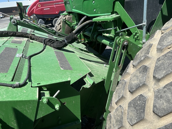2022 John Deere R400