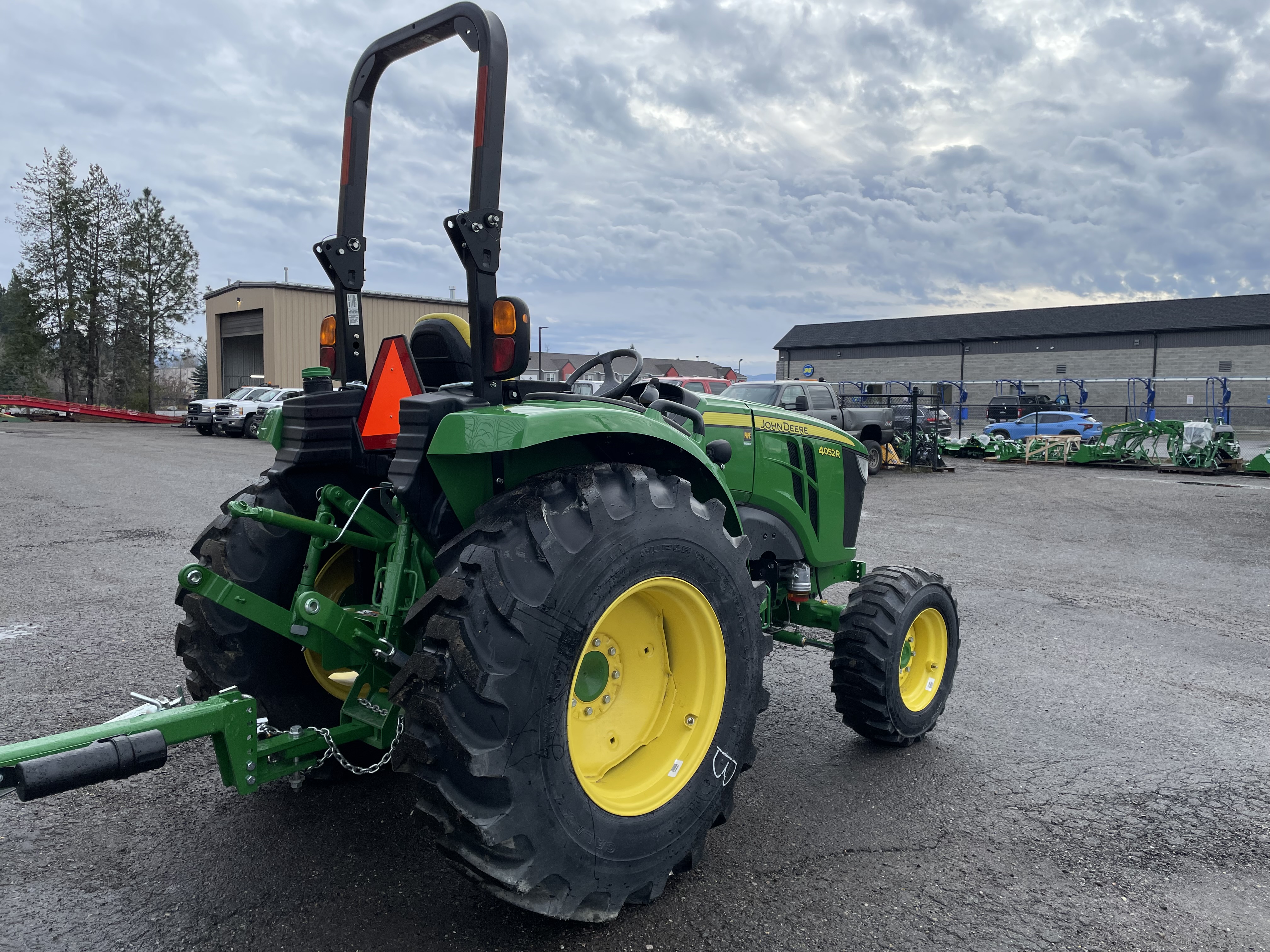 2023 John Deere 4052R