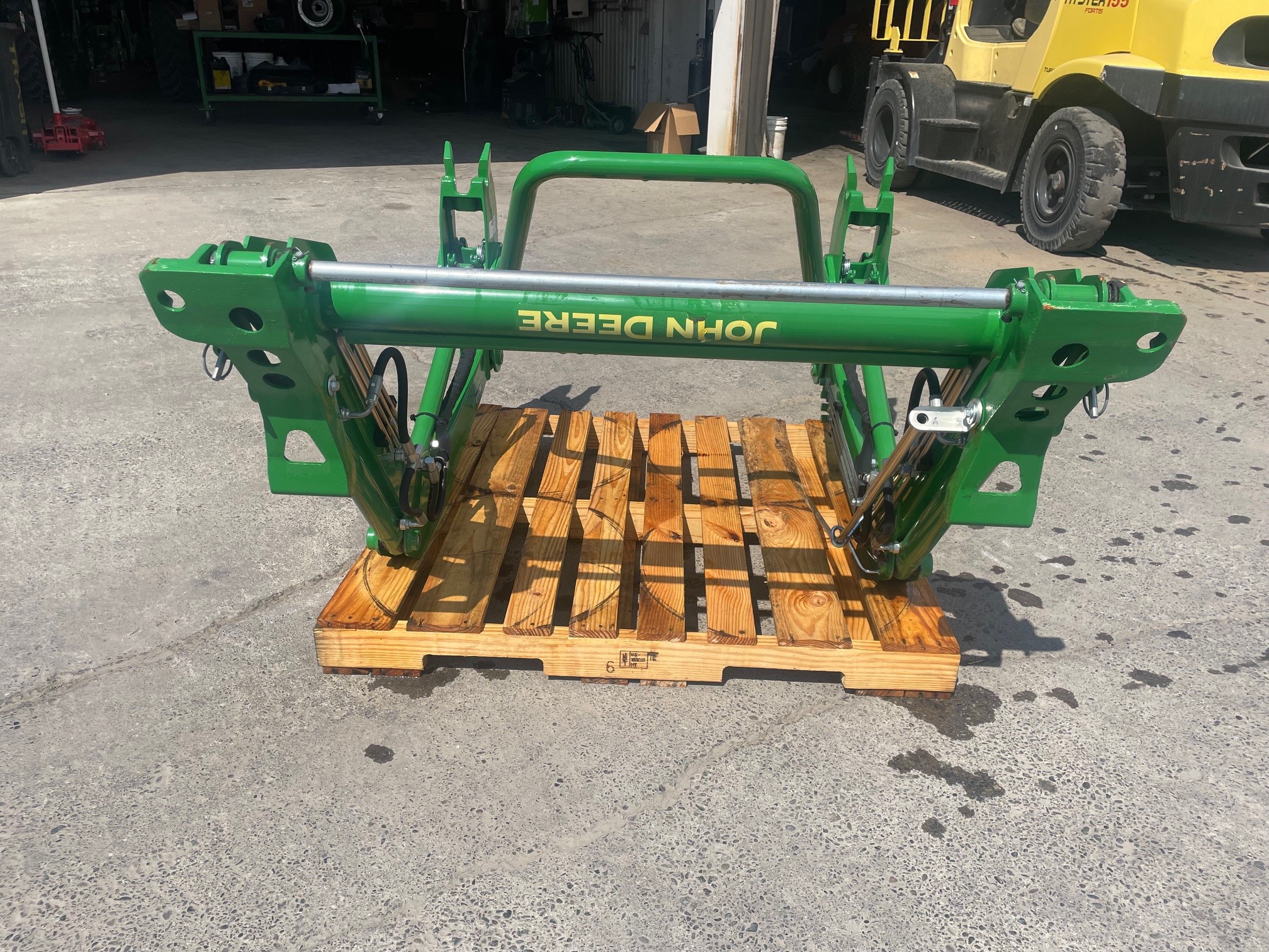 2017 John Deere 220R