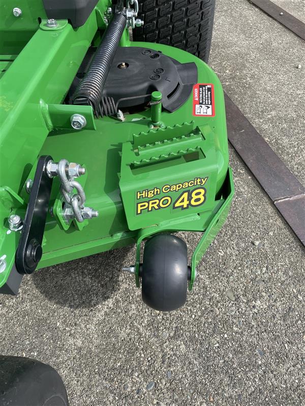 2023 John Deere Z735M