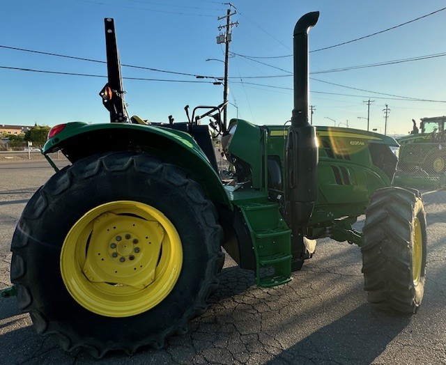 2023 John Deere 6120M
