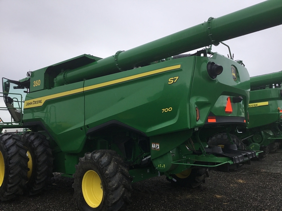 2025 John Deere S7700