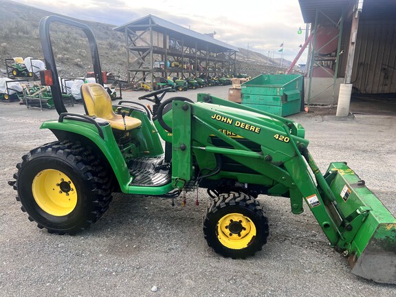 2000 John Deere 4200