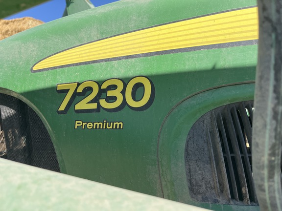 2008 John Deere 7230