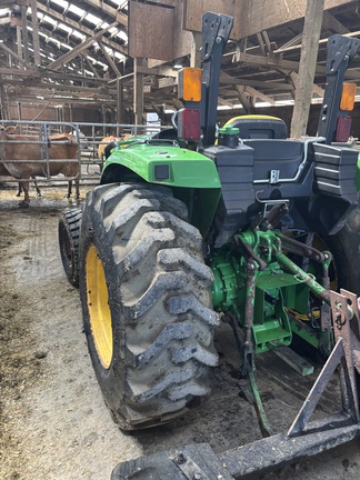 John Deere 4044M