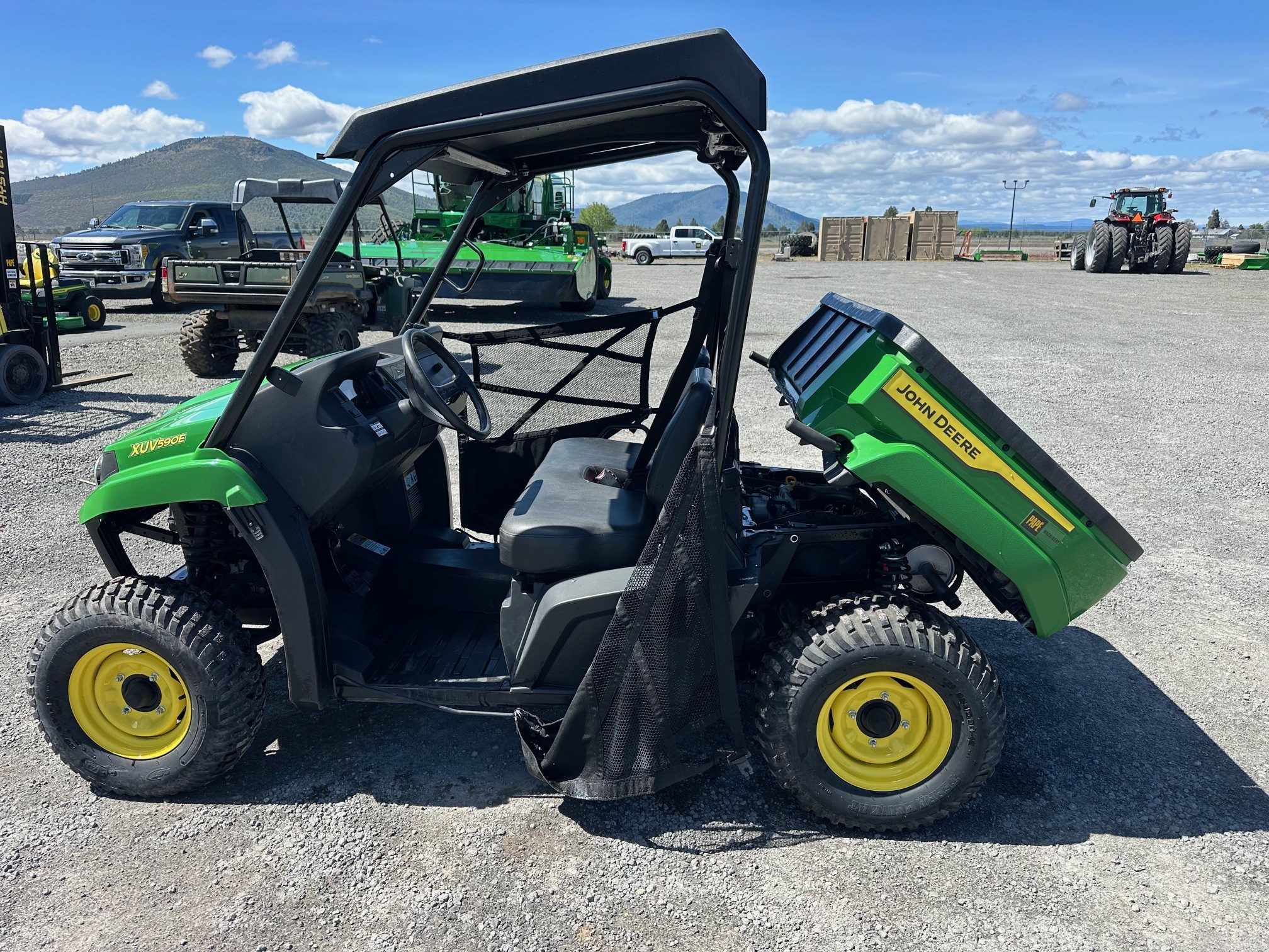 2023 John Deere 590E