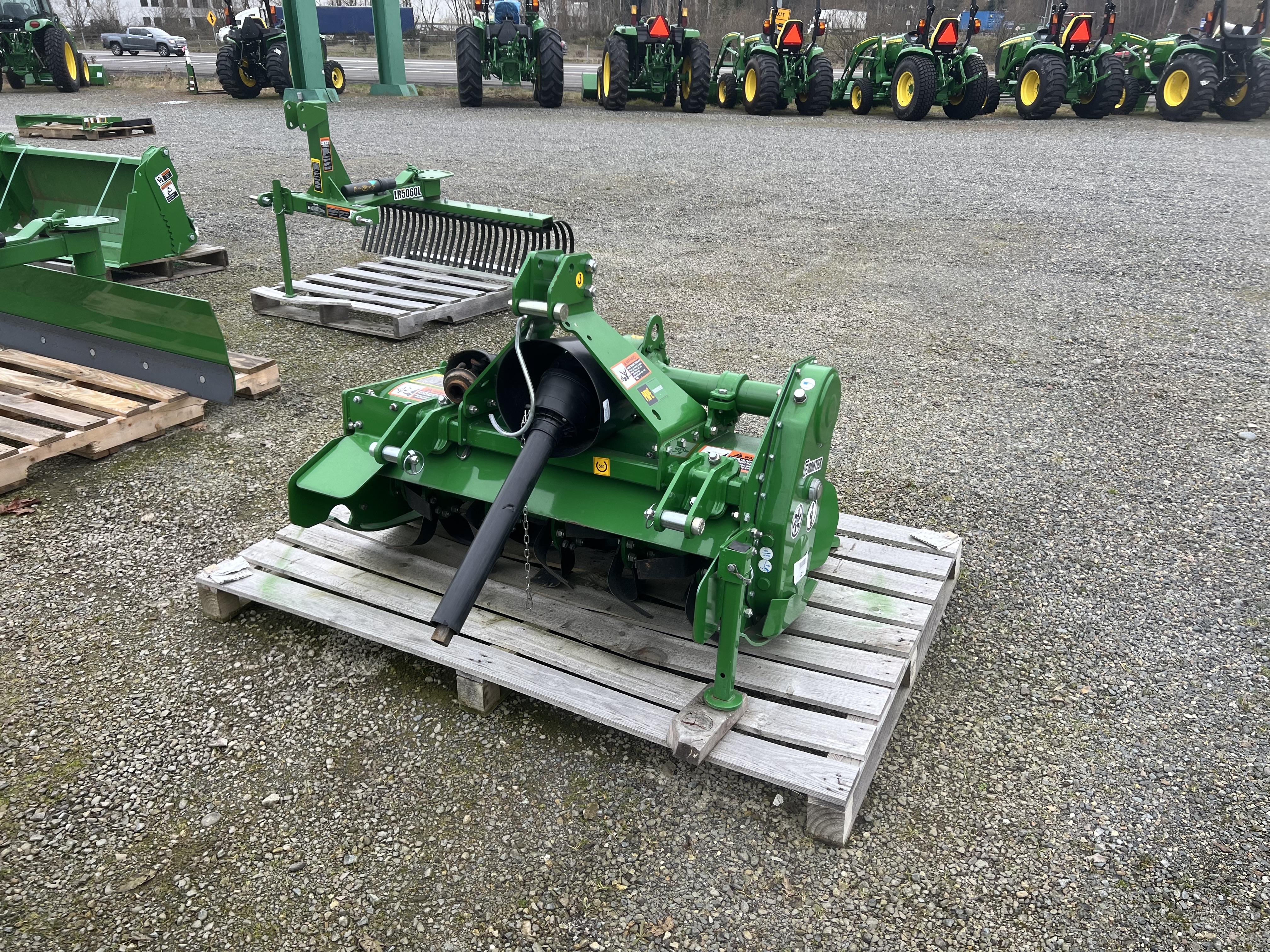 2022 Frontier RT3042