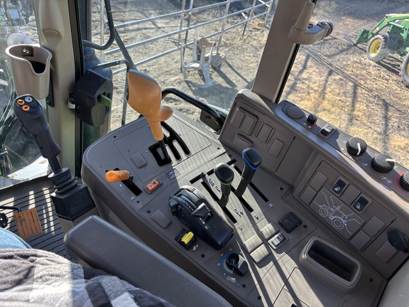 2017 John Deere 6110M