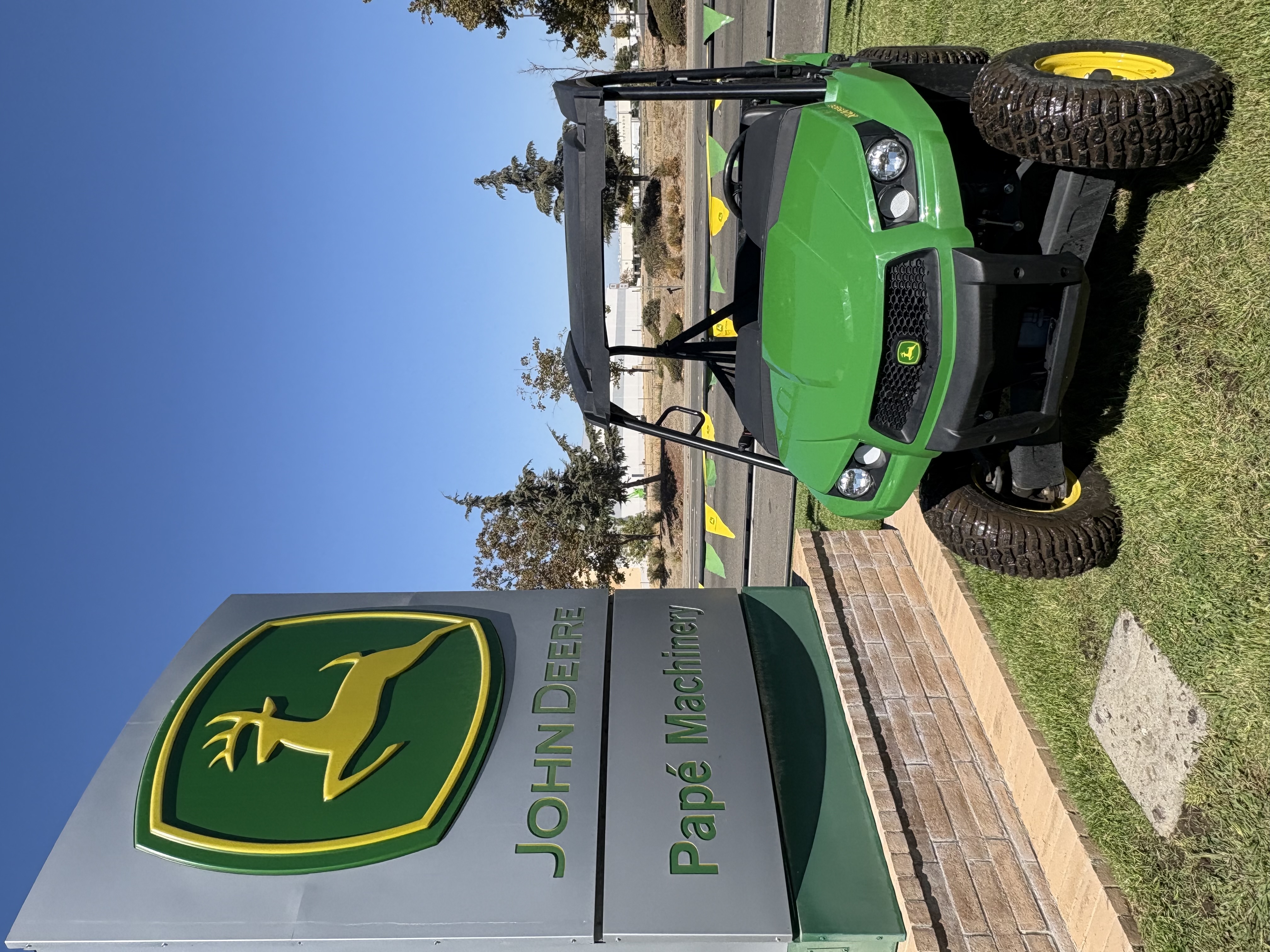 2023 John Deere 590E