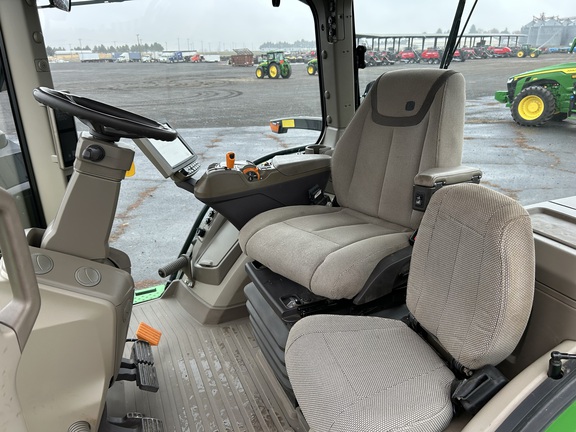 2023 John Deere 8R250
