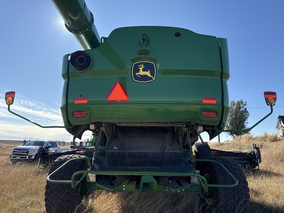 2023 John Deere S780