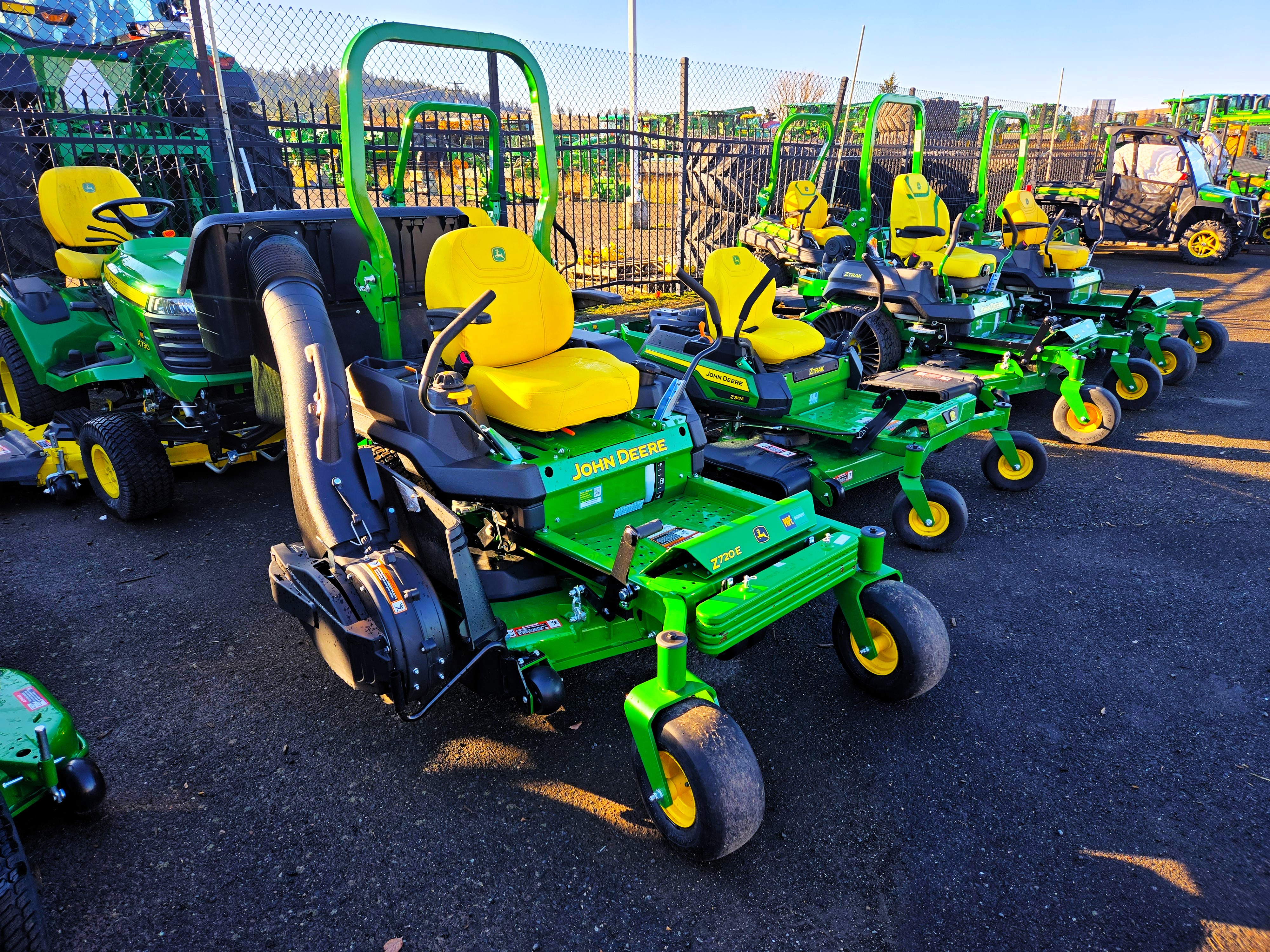 2024 John Deere Z720E