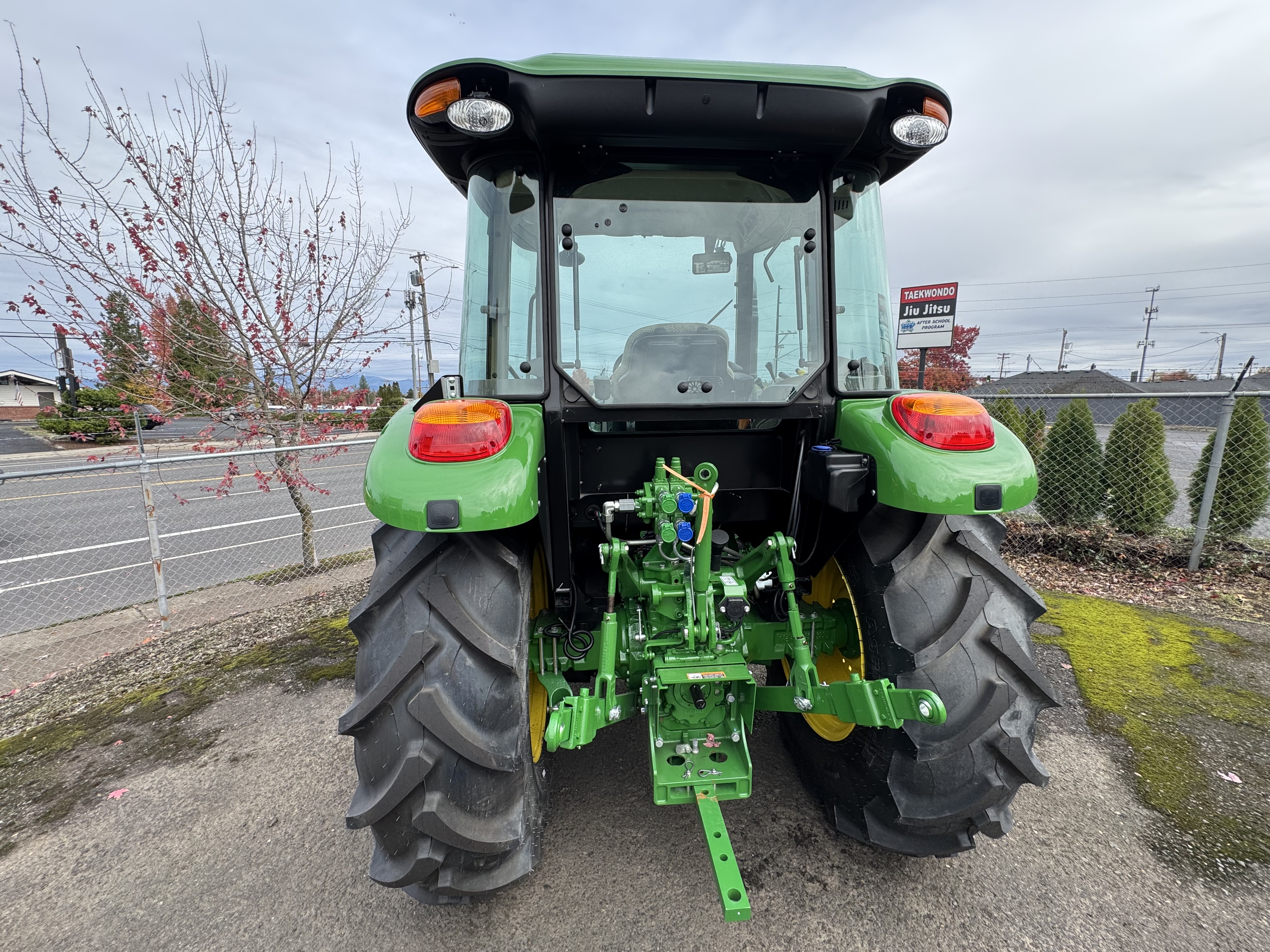 2025 John Deere 5100E