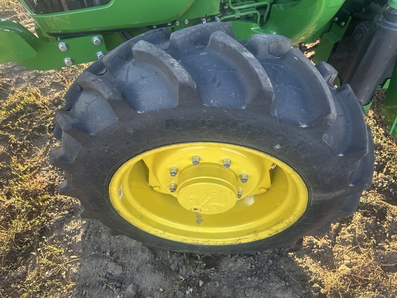 2023 John Deere 5075E