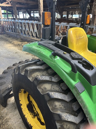 John Deere 4044M