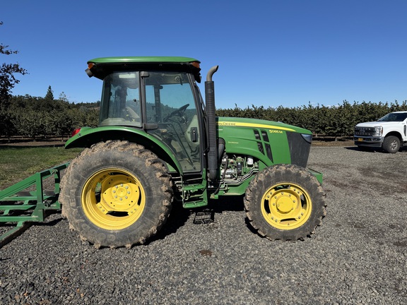 2013 John Deere 5085M
