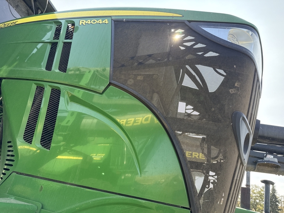 2021 John Deere R4044