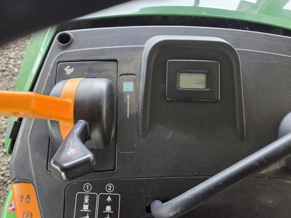 2024 John Deere S220